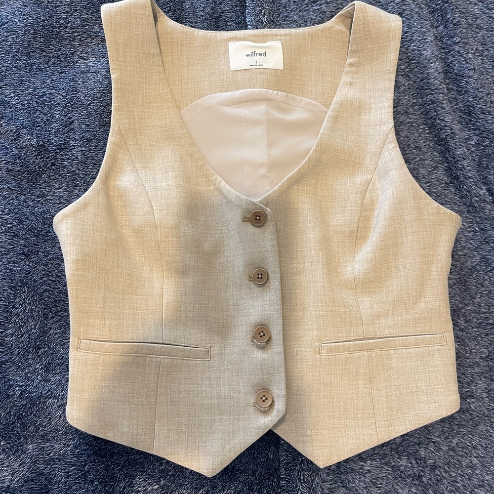 Aritzia Wilfred Light Tan Buttoned Vest